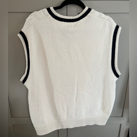 H&M White Cable Knit Sweater Vest with Black Trim - Picture 2 of 3